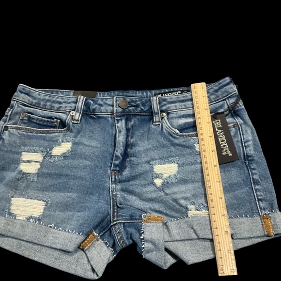 COPY - Blank NYC " The Fulton" Distressed Roll Up Shorts. Size 27 NWT. - Picture 2 of 7